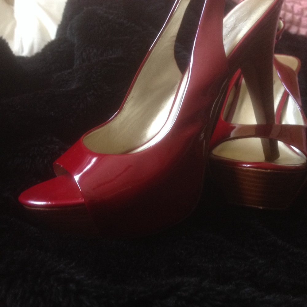 Jessica Simpson size 8 beautiful red open toe pump